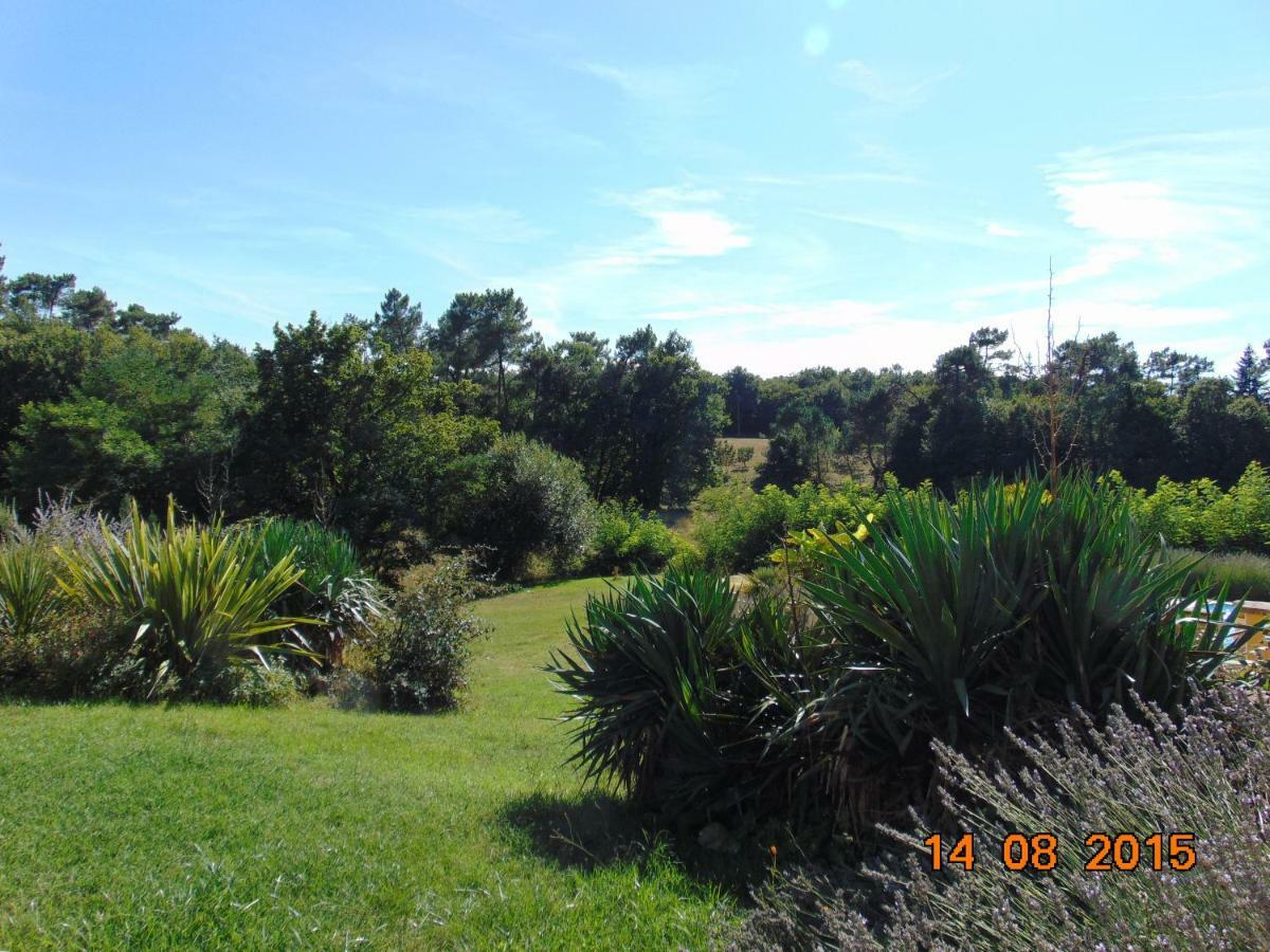 La Marviniere Saint-Bonnet-sur-Gironde Exterior foto